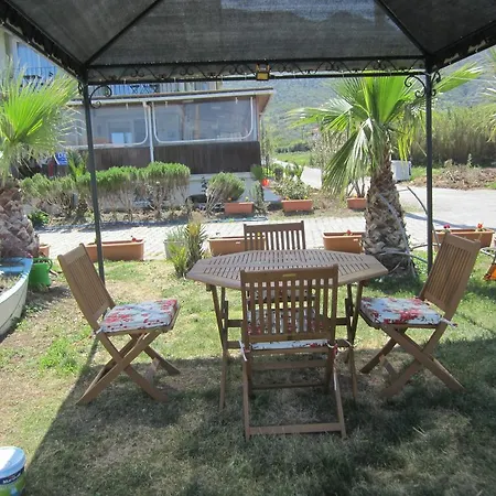 Derin & Naz Oda ve Kahvaltı Karaburun (Izmir)