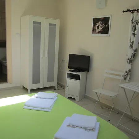 Derin & Naz Карабурун