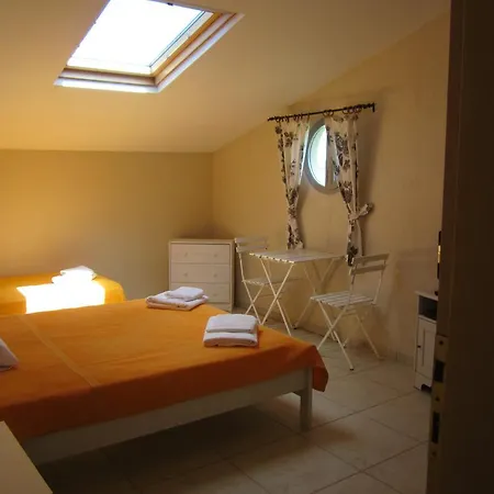 Derin & Naz Bed & Breakfast *